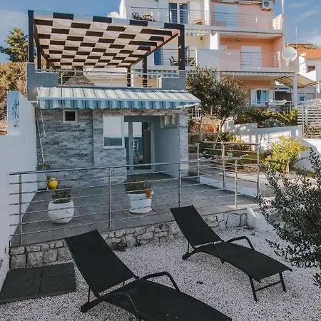 Beachfront One Bedroom Bora * Trogir