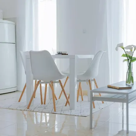Beachfront One Bedroom Bora Apartman *