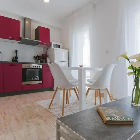 Apartamento Beachfront One Bedroom Bora Trogir
