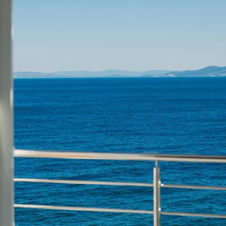 Beachfront One Bedroom Bora *